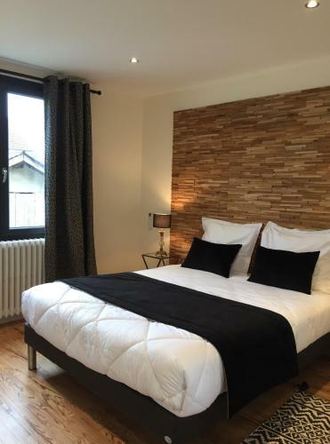Hostal La Porte Des Alpes