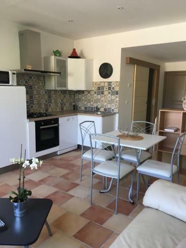 Studio Villa Espace Piscine Terrasse Bandol