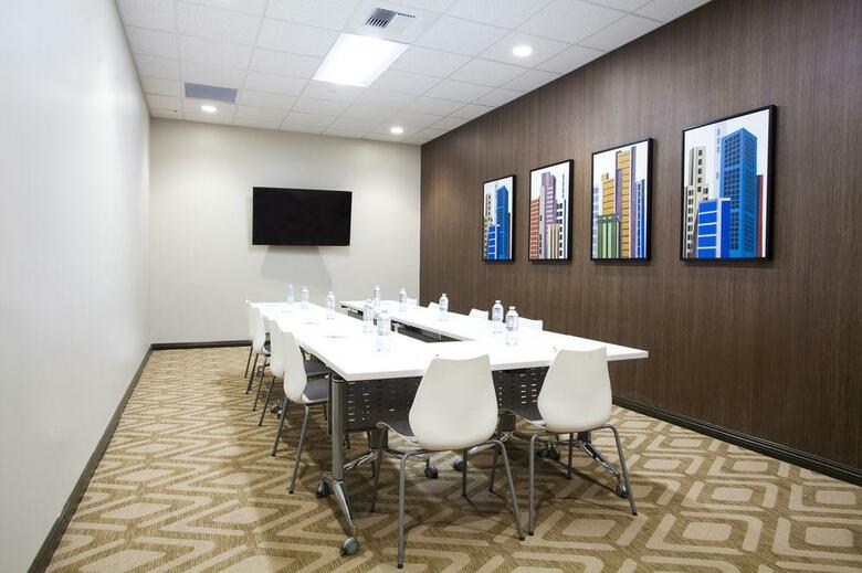 Redac Gateway Hotel Torrance