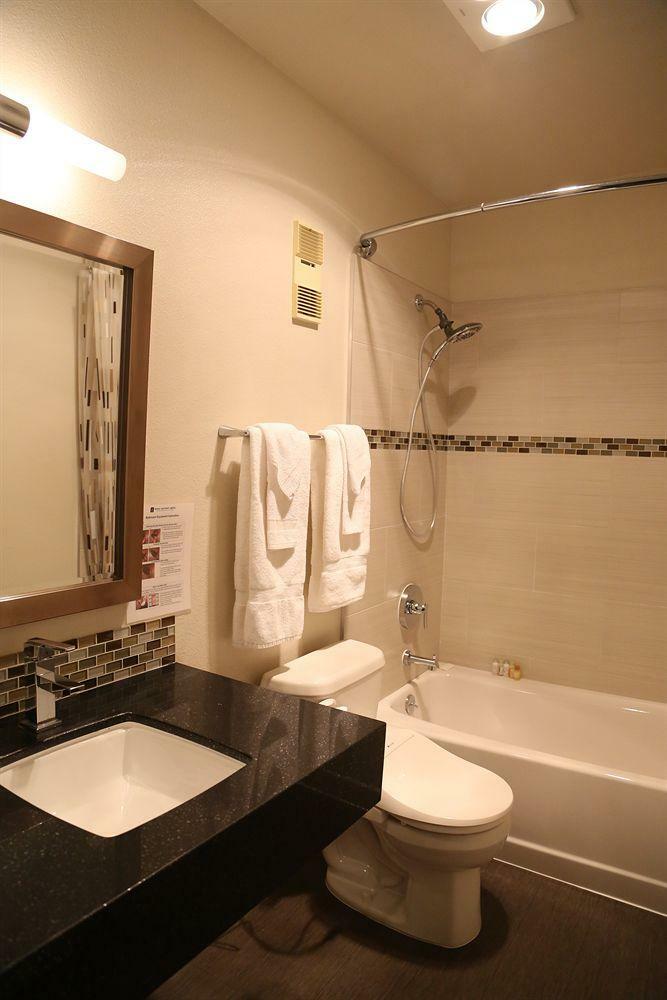Redac Gateway Hotel Torrance
