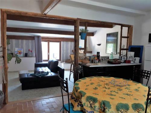 Hostal Gite De Provence - Bayons