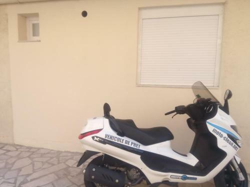 Apartamento Charmant Studio Climatis� � 300m Du Port. Refait � Neuf.