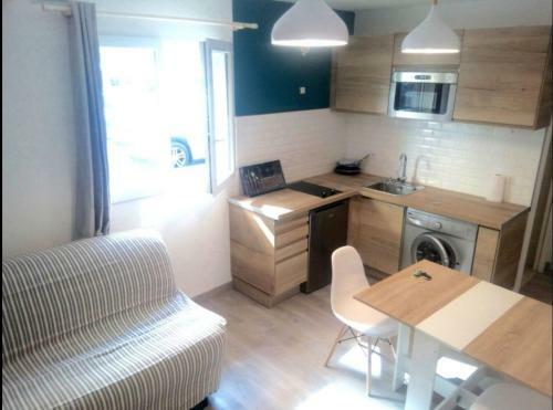 Apartamento Charmant Studio Climatis� � 300m Du Port. Refait � Neuf.