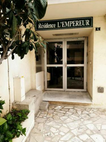 Apartamento Charmant Studio Climatis� � 300m Du Port. Refait � Neuf.