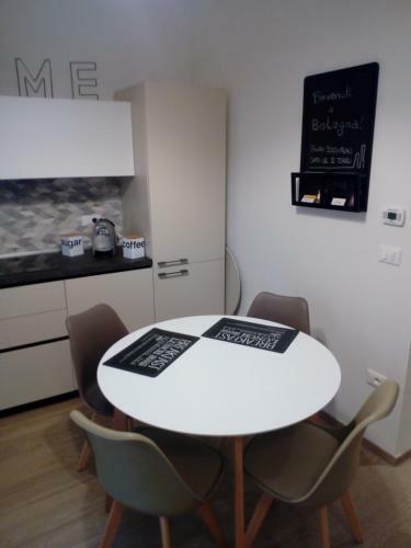 Bologna House Due Torri Apartment