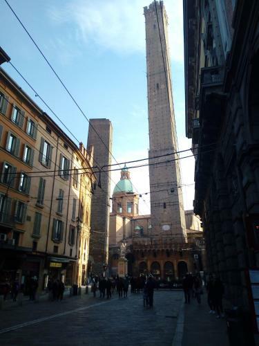 Bologna House Due Torri Apartment
