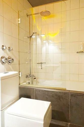 Apartamento Neu: Designerwohnung Nahe Messe Und Flughafen