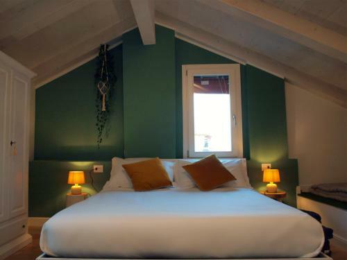 Hostal Cosmopolitan Central Rooms