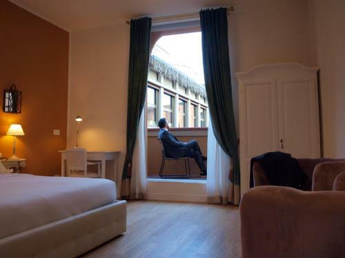 Hostal Cosmopolitan Central Rooms