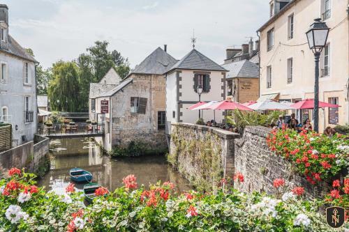 Large Apartment For 6 People In Bayeux