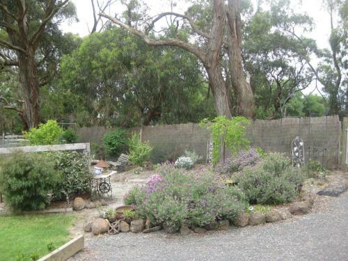 Bed & Breakfast Honeyeater Cottage
