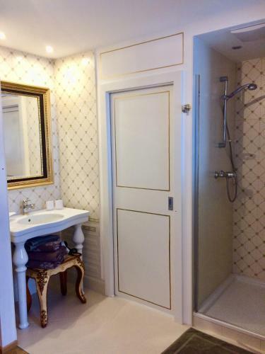 Hostal Themenpension Haus Sanz