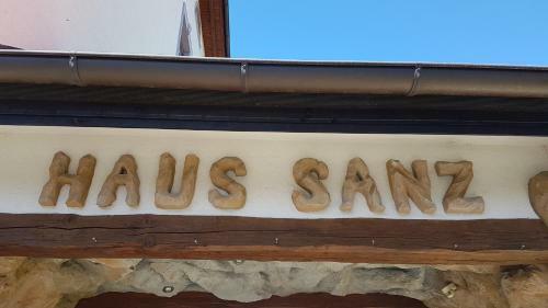 Hostal Themenpension Haus Sanz