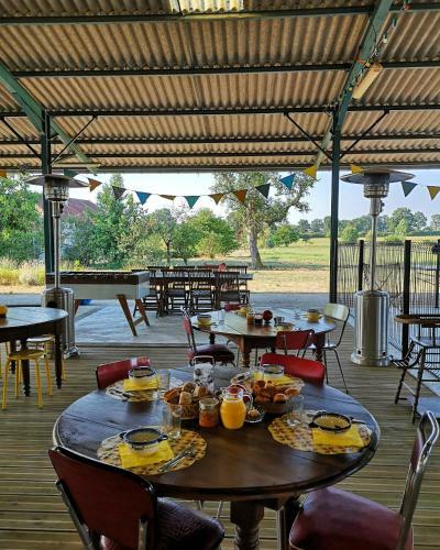 Bed & Breakfast La Roulotte Magic ! Des Grillots