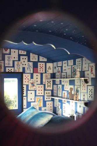 Bed & Breakfast La Roulotte Magic ! Des Grillots