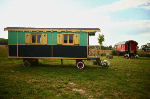 Bed & Breakfast La Roulotte Magic ! Des Grillots