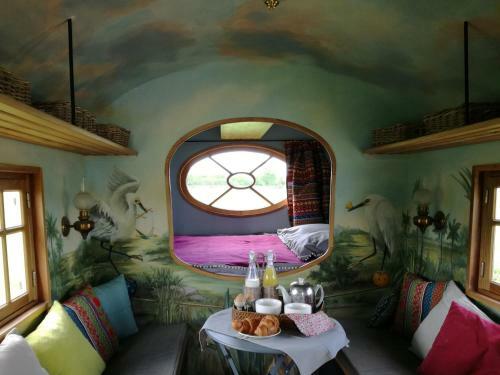 Bed & Breakfast La Roulotte Des Grillots