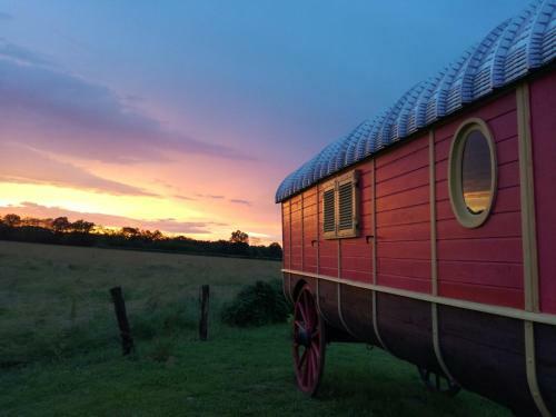 Bed & Breakfast La Roulotte Des Grillots