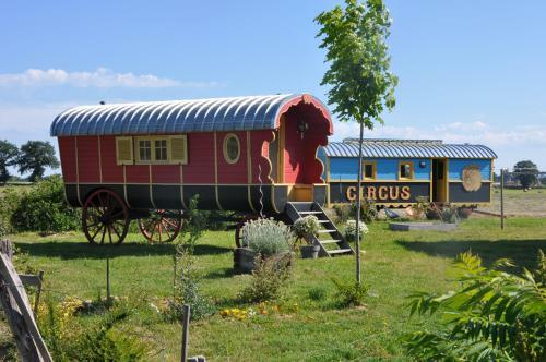 Bed & Breakfast La Roulotte Des Grillots