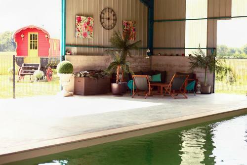 Bed & Breakfast La Roulotte Des Grillots