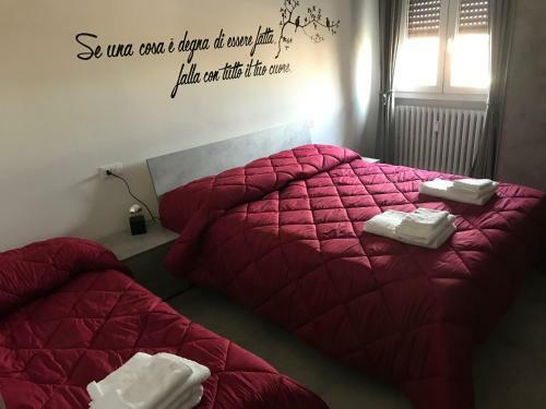 Hostal Holabologna B&B