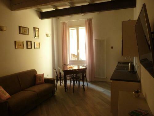 Apartamento La Torre Lunga -smart Working- 150 M Dalle-from Due Torri-two Towers