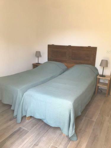 Villa � 900 M De La Plage De Lozari