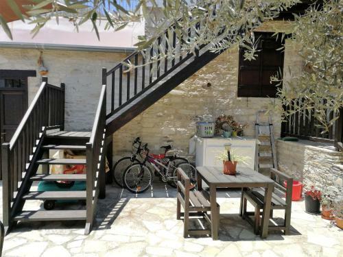 Romios Apartments