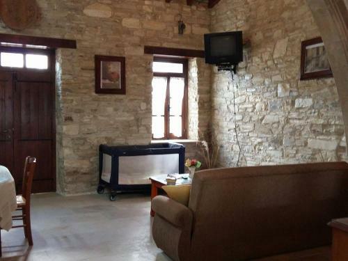 Romios Apartments