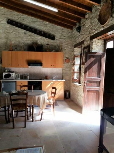Romios Apartments
