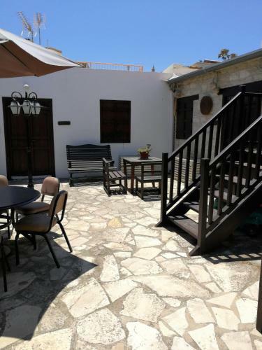 Romios Apartments