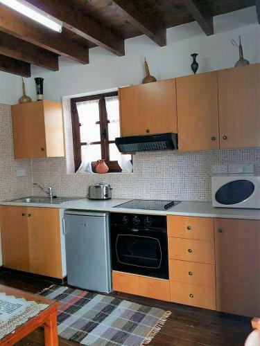 Romios Apartments
