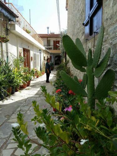Romios Apartments