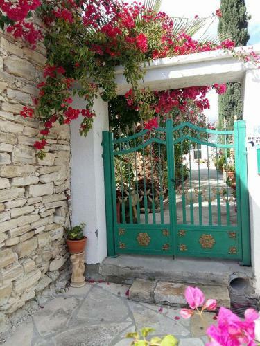 Romios Apartments