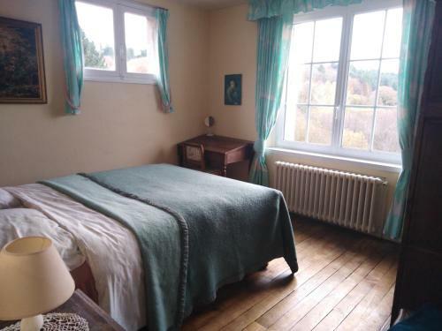 Maison De Campagne En Bordure De For�t