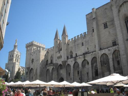 Entre N�mes Et Arles