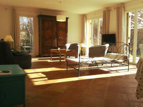 Entre N�mes Et Arles