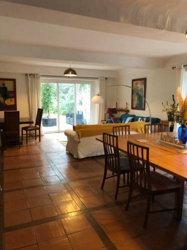 Hostal Les Ch�nes