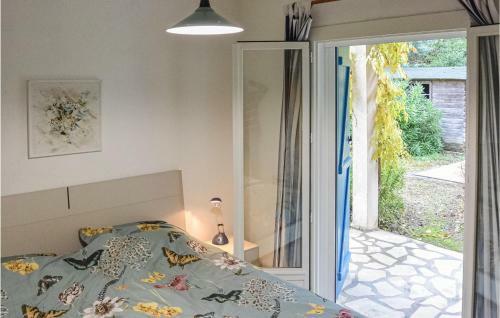 Awesome Home In Berlou With 2 Bedrooms