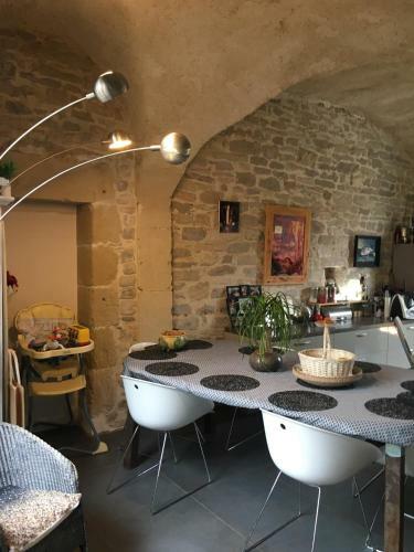 Maison Vigneronne Proximit� De N�mes