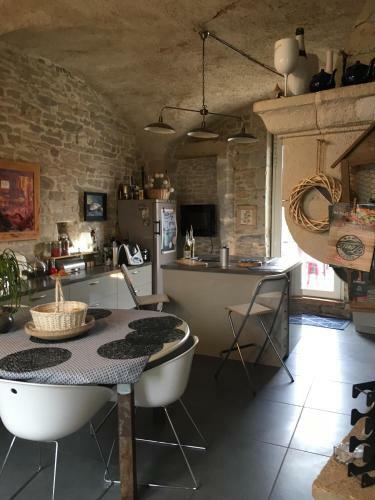 Maison Vigneronne Proximit� De N�mes