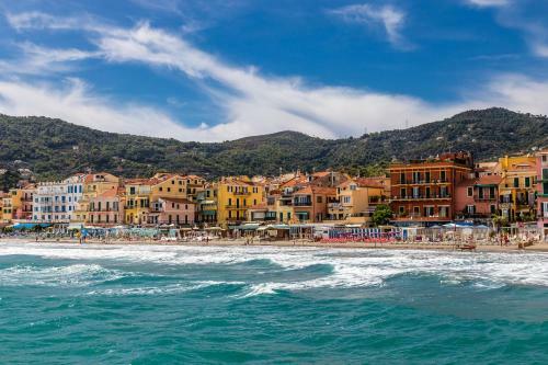 Apartamento Tre Balconi Sul Mare