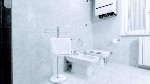 Villa Vallocchia - Sleeps 18 Exclusive Poolgrounds 6