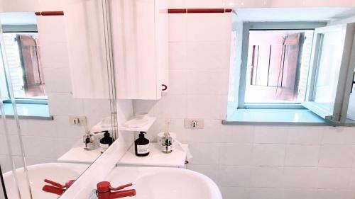 Villa Vallocchia - Sleeps 18 Exclusive Poolgrounds 5