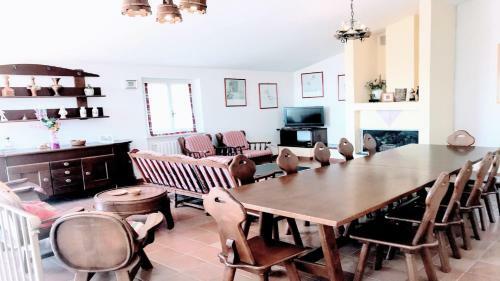 Villa Vallocchia - Sleeps 18 Exclusive Poolgrounds 5
