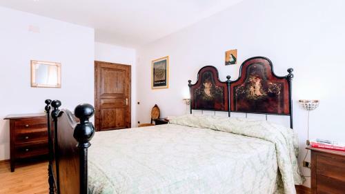 Villa Vallocchia - Sleeps 18 Exclusive Poolgrounds 4