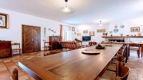 Villa Vallocchia - Sleeps 18 Exclusive Poolgrounds 2