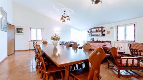 Villa Vallocchia - Sleeps 18 Exclusive Poolgrounds 2