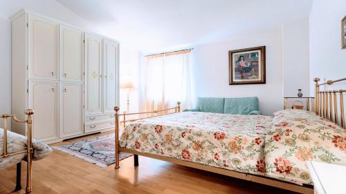 Villa Vallocchia - Sleeps 18 Exclusive Poolgrounds 2
