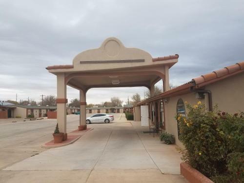 Motel Royal Inn & Suites
